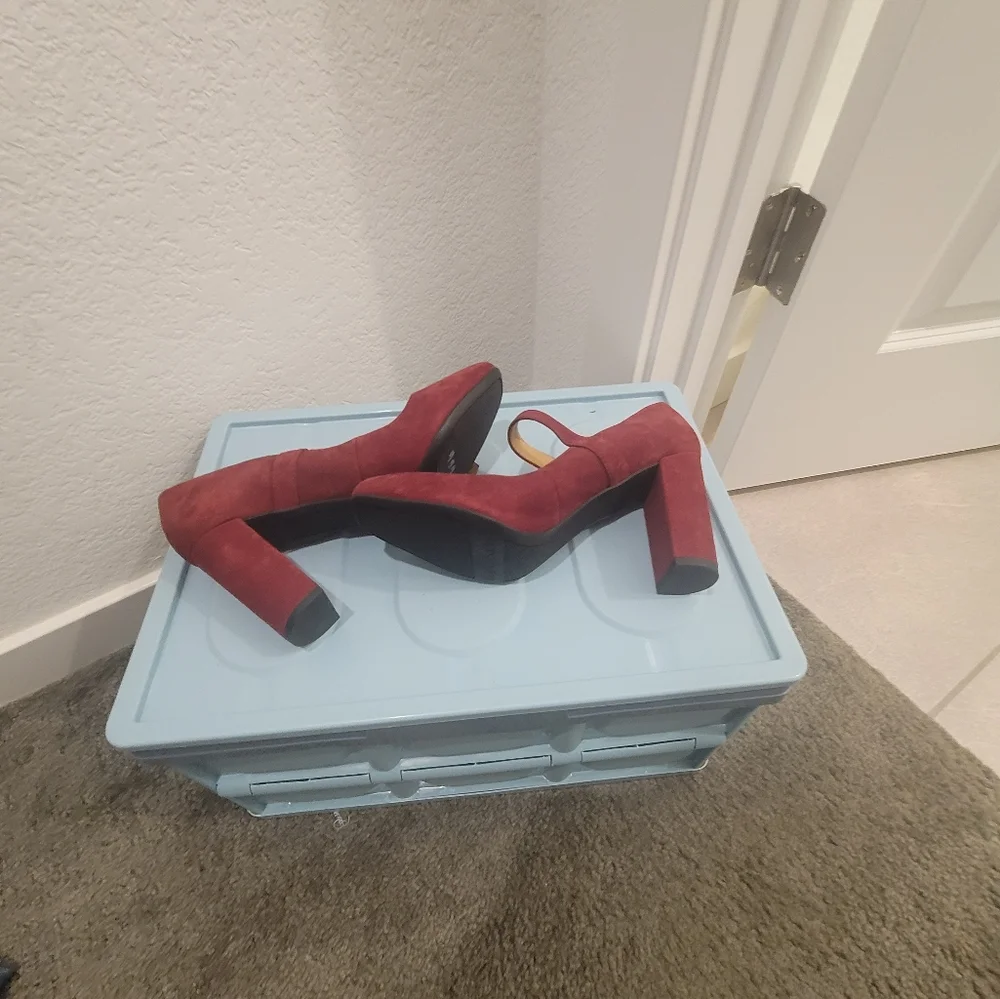 Shoes - Picture 3 of 3